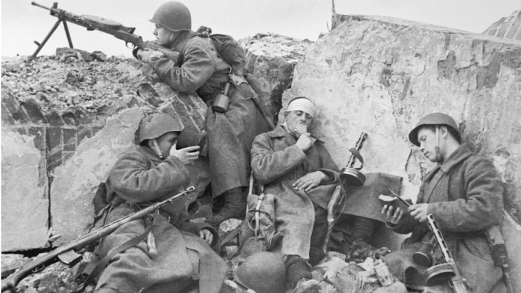 Какими были будни и отдых советских солдат на фронте